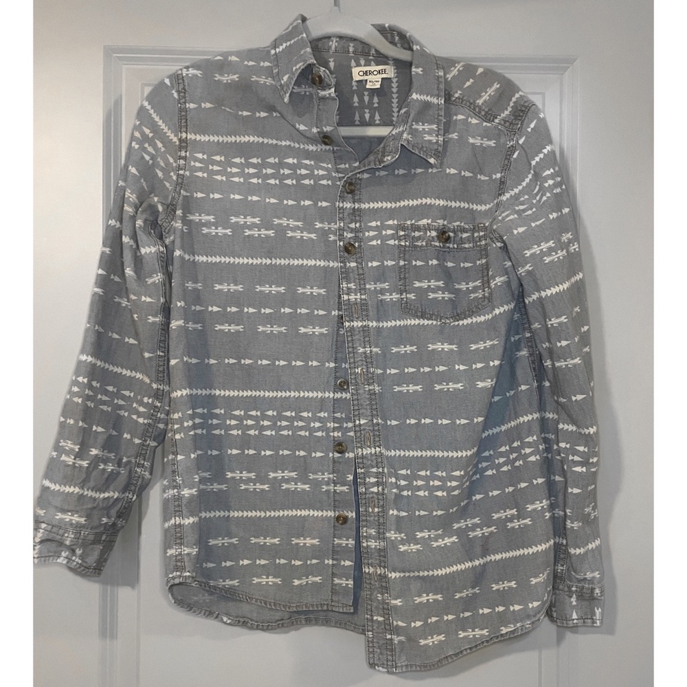 Cherokee light blue and white tribal print button up size XL/16